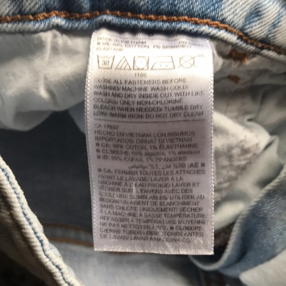 Size 6 Old Navy High Rise Boyfriend Jean Shorts - Picture 6 of 6